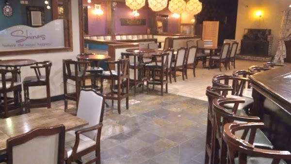Shines Bar