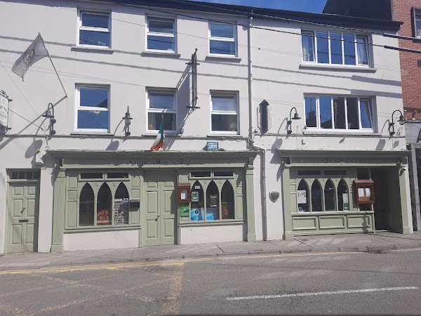 Annie Mays Bar And Restaurant