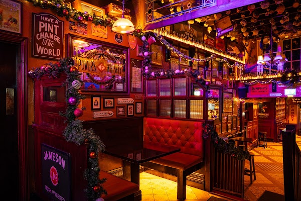 Gracie's Bar
