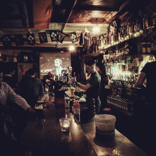 Tully's Bar