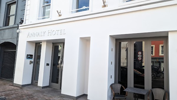 Annaly Hotel