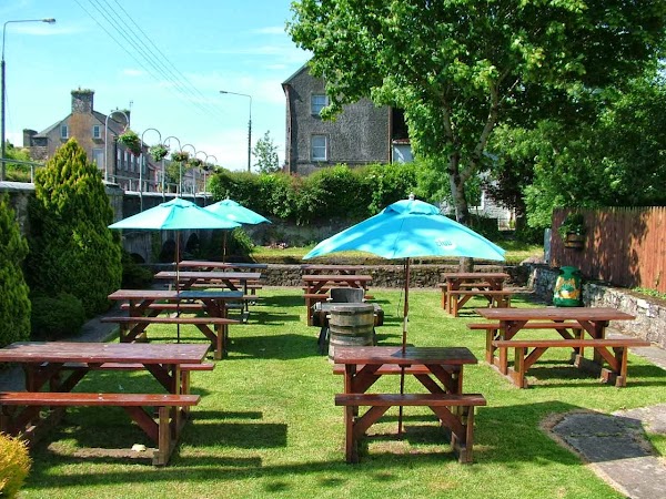 The Old Thatch Bar And Restaurant