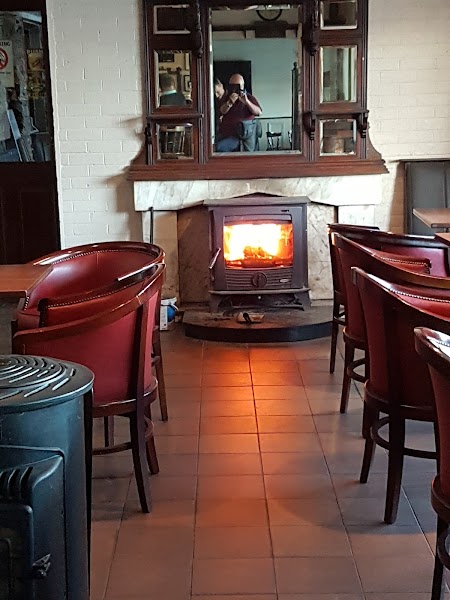 Bridgie's Bar