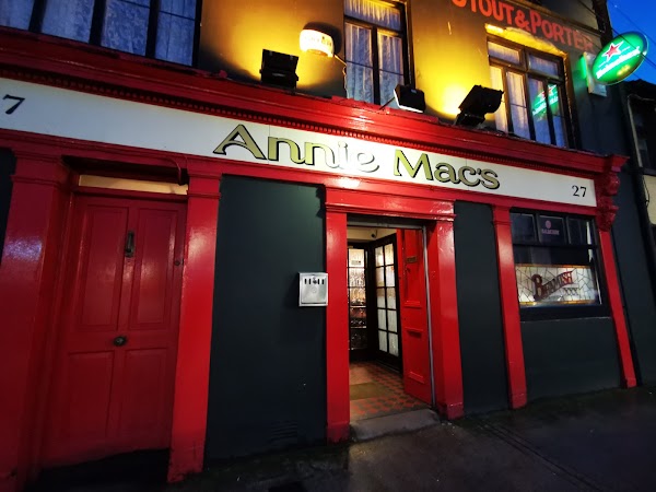 Annie Mac's
