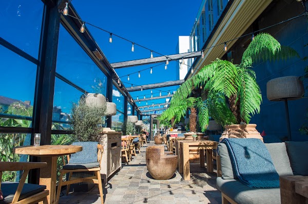 The Dilly Dally Inn