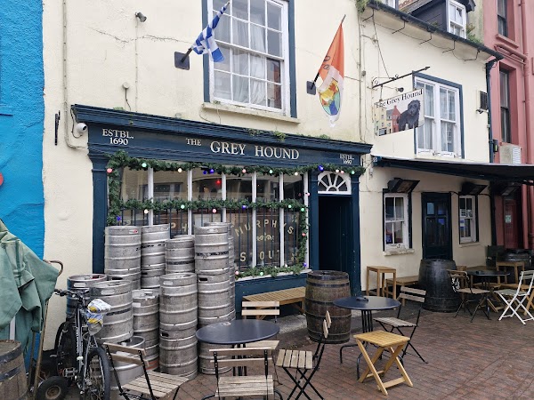 Grey Hound Bar