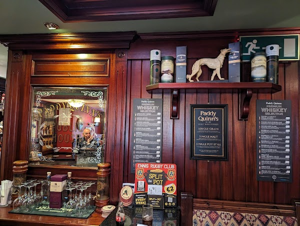 Quinns Bar