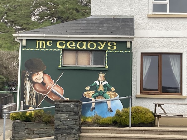 Mcgeady's Lounge Bar