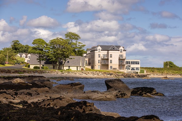 The Redcastle Country Hotel