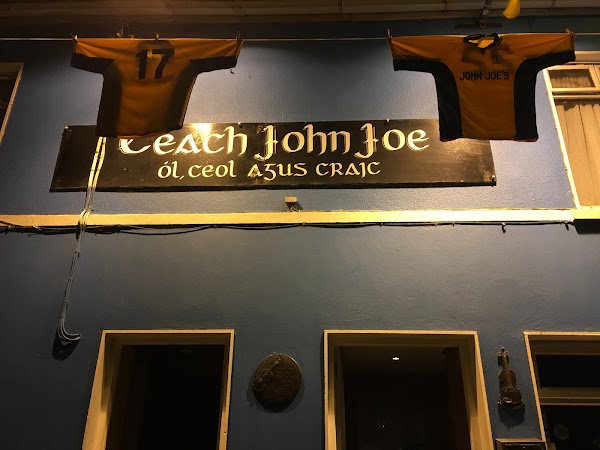 Joe's Bar