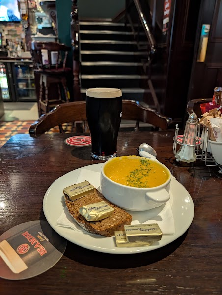 Phil Flannerys Bar