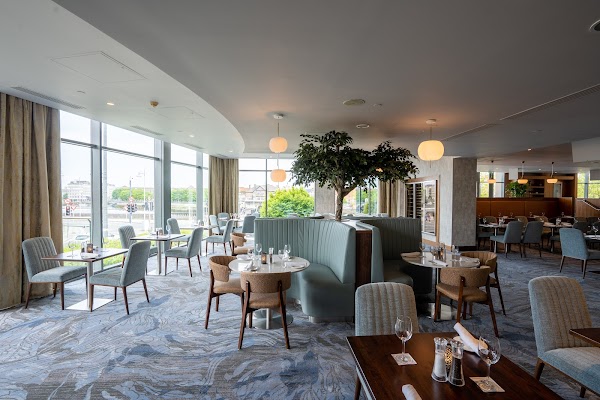 Strand Bar