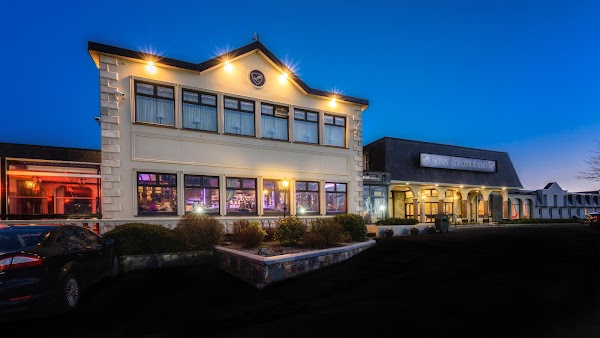 Two Mile Inn Hotel