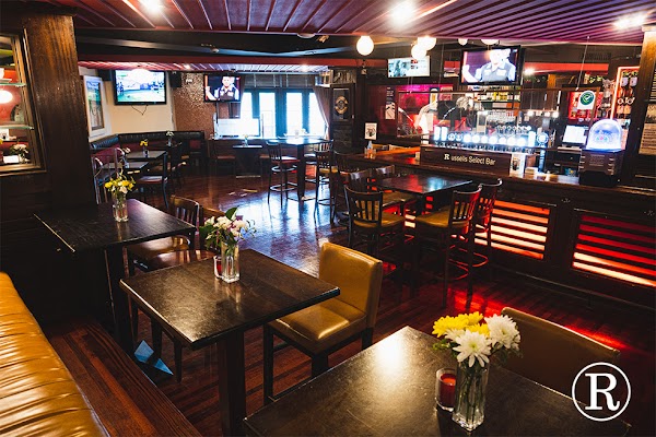Russell's Pub