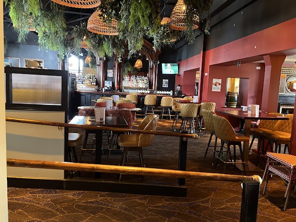 Annie Mae's Bar And Lounge