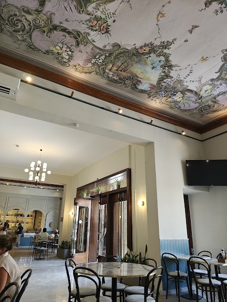 Aurora Cafe Bar