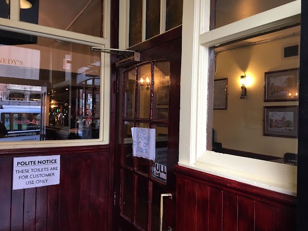 Tom Kennedy's (public House)
