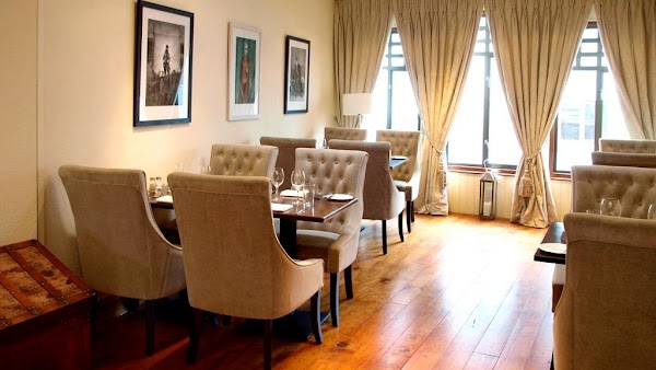 Oarsman Bar And Cafe