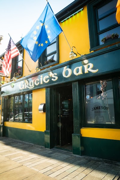 Gracie's Bar