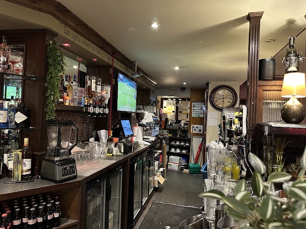 Vals Bar And Bistro