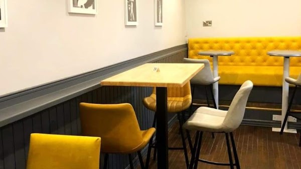 Kiely Lounge