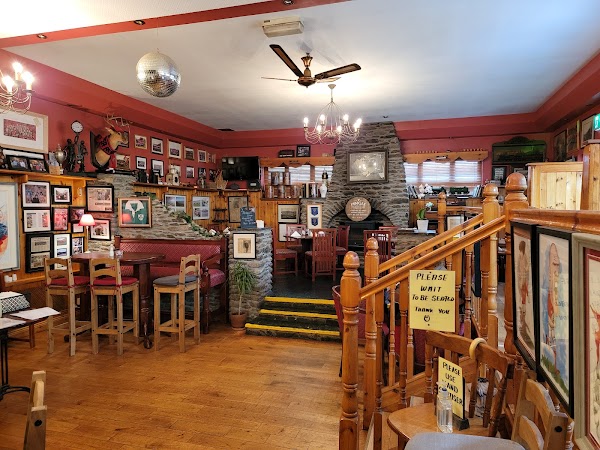 Dannos Bar And Restaurant