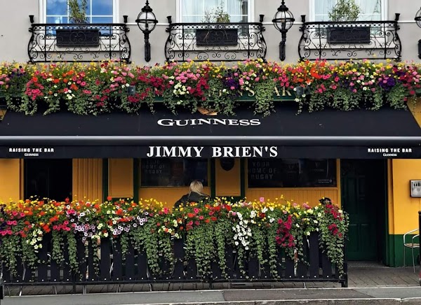 Jimmy Briens Bar