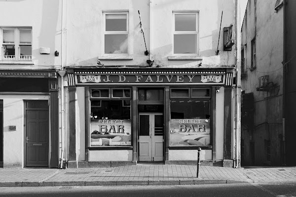 Falveys Bar